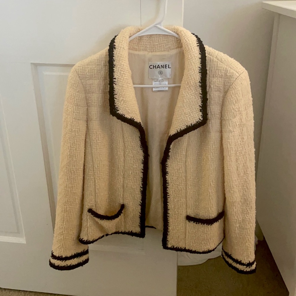 CHANEL Classic Ivory Boucle Jacket with Black Trim